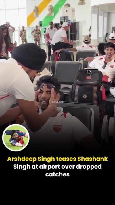Arsh teases Shashank at airport over dropped catches