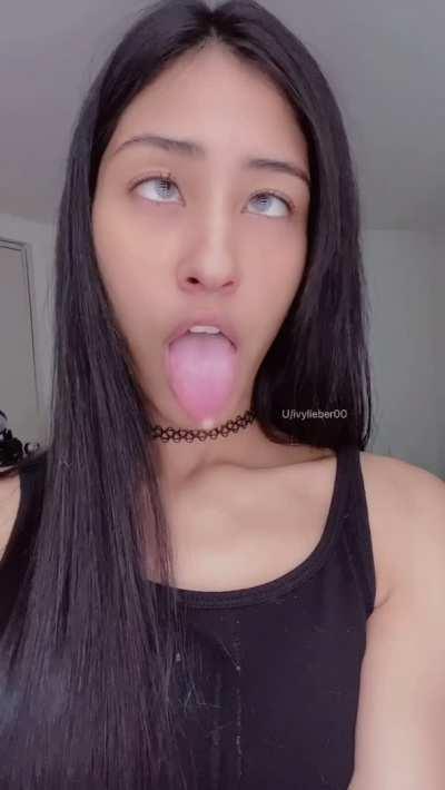 Play with my mouth 🙈