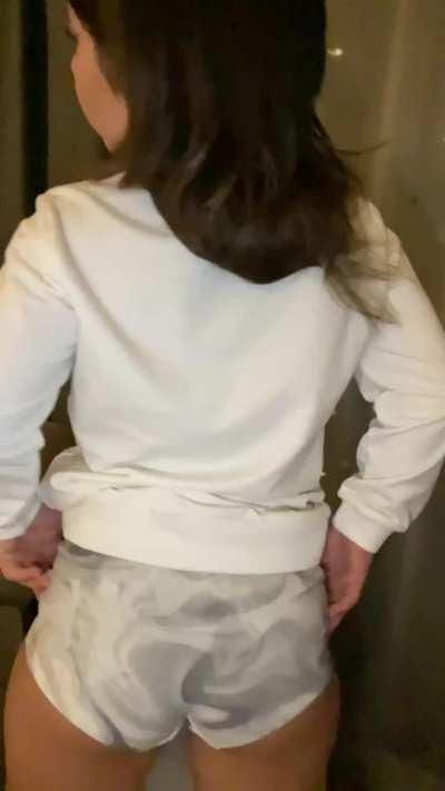 No other 4' girl can make it clap like me F26