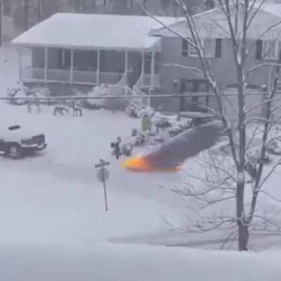 Когда Гансу делать нечего, он .... Дороги чистит?