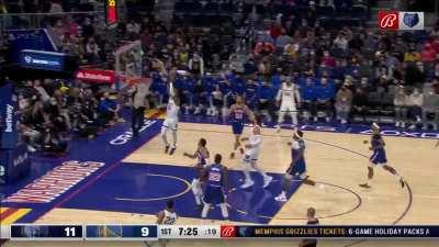 [Highlight] Ja fools the defense and drives for the dunk