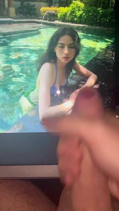 Kyedae in a bikini 😍