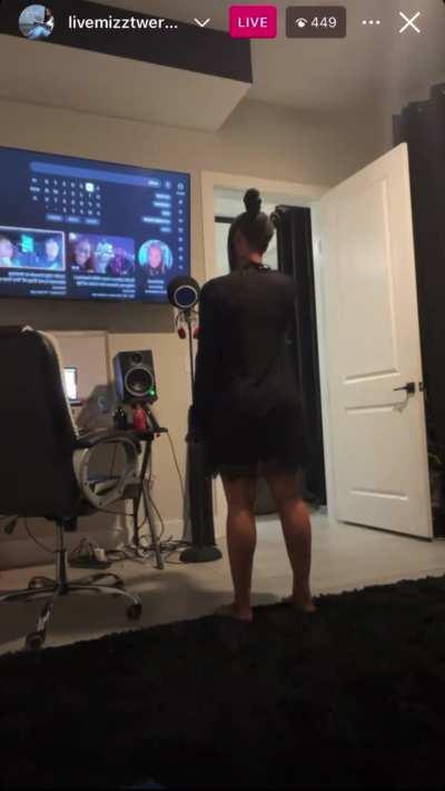 Mizztwerksum Showing Off Her Sexy Shape on IG Live 1/11/24 Pt.2