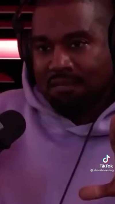 Kanye sickin them mechanical BEES🐝 🐝 on Pete