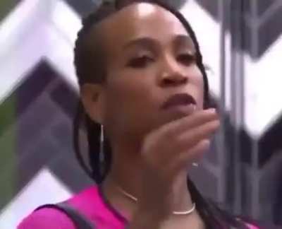 Que muleque insuportável mano, eu seria uma Karol com k lá infernizando ele