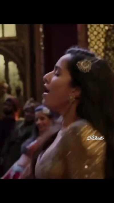 Babe's cleavage movement😍😍💦💦