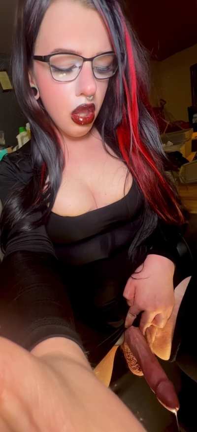 Mommy needs somebody to slurp up every drop of her yummy precum