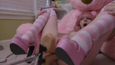 X-post [r/GirlsWithToys]