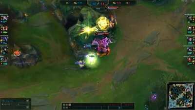 jhin accidental ulti helped him dodge gragas ulti and escape