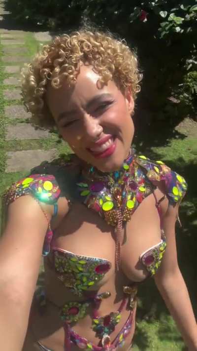 Nathalie in her Carnival attire | IG | March 2025