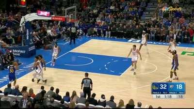 [Highlight] Steph with a quick release for triple, as the Warriors go up 17 in the 1st qtr!