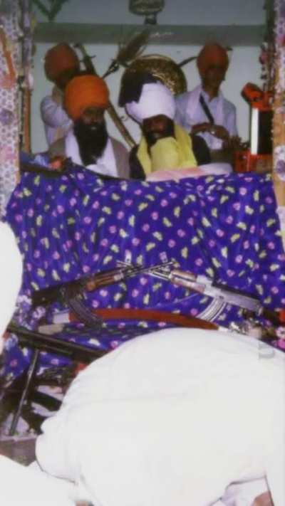 POV: you are entering a Gurudwara in 80&90’s