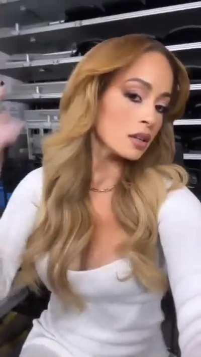 Kayla braxton showing off 