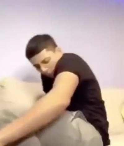 Guy shits his pantsshid