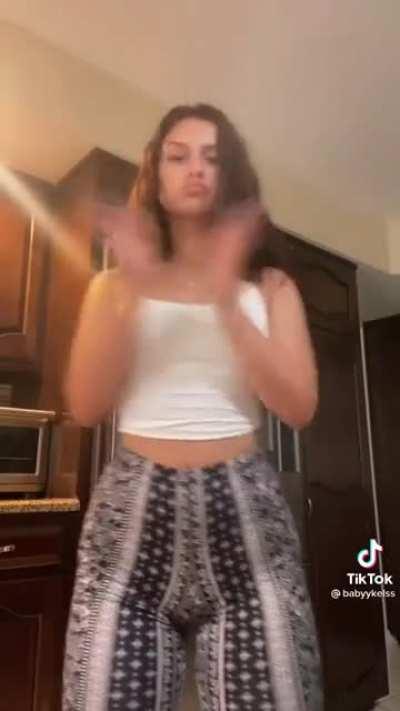 Soft & Jiggly No.233 😍🍑