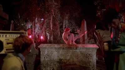 Linnea Quigley - The Return of the Living Dead [1985]