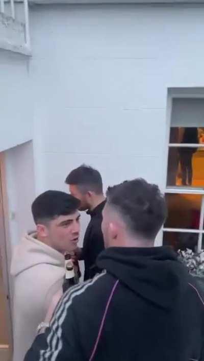 Gary Ringrose wouldn’t go drinking for the 4th consecutive day so the lads turned up at his gaf. Brilliant