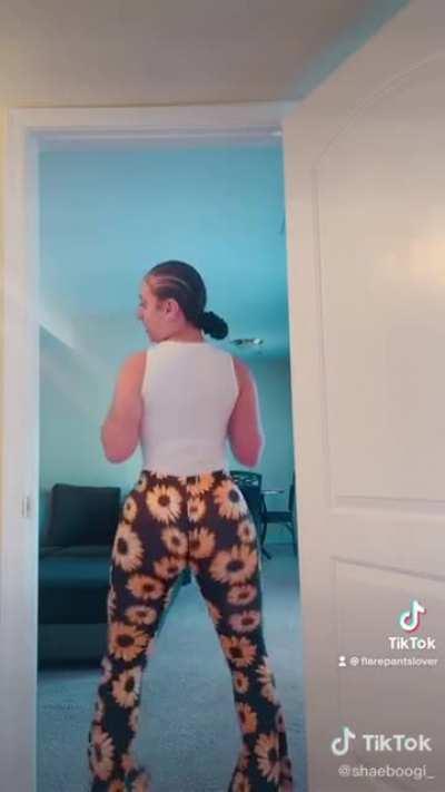 Soft & Jiggly No.558 😍🍑