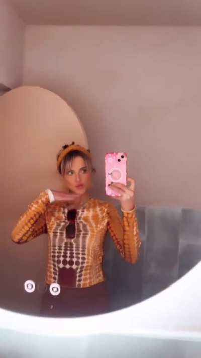 Instagram Story, showing her outfit of the day, 04-21-2025