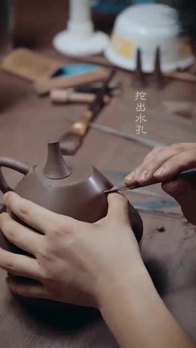 Handcrafting a teapot