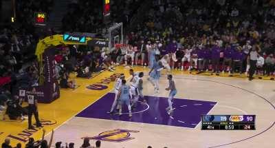 [Highlight] LeBron James passes Oscar Robertson for 7th place on all-time assists list