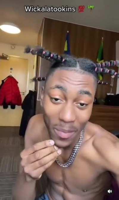 ju'ian built like a tree branch