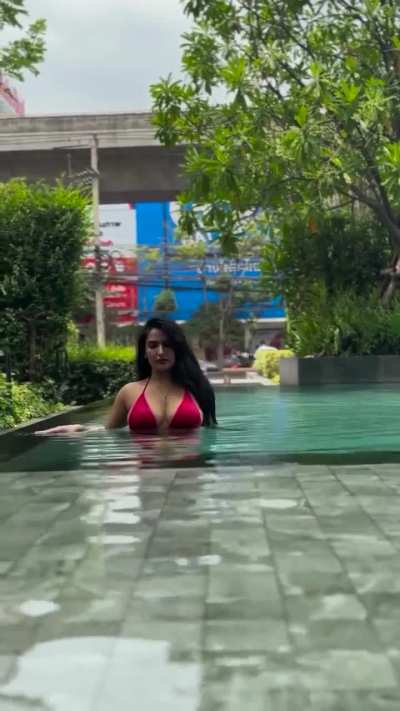 Sassy poonam pool vibe..🔥