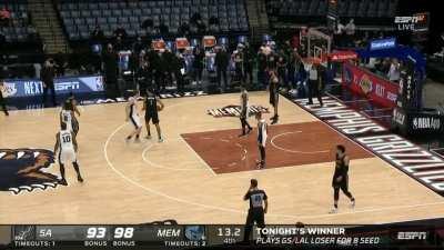 [Highlight] Spurs lose valuable time unable to get the foul