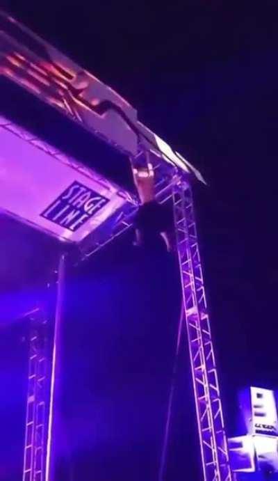 Climbing a 40ft/12m/3-story festival scaffold