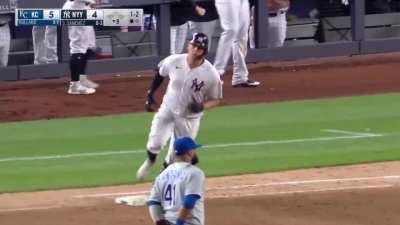 [Highlight] Gary Sanchez ties the game with a solo homer