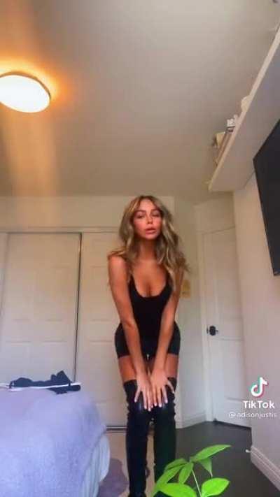 So fucking sexy @adisonjustis