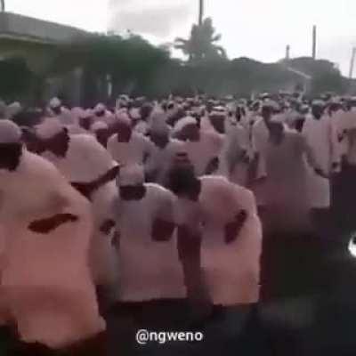 Uma prévia de como vai ser a coreografia dos subs no churras dos crias 😎👍