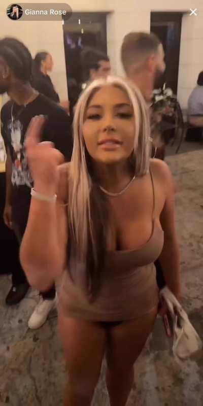 Gianna Rose twerking and playing with her 🍒