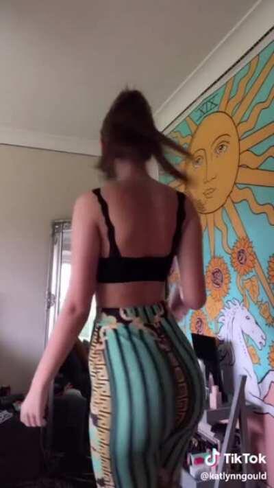 Another TikTok thot starting an OF (k@tlynngould compilation)