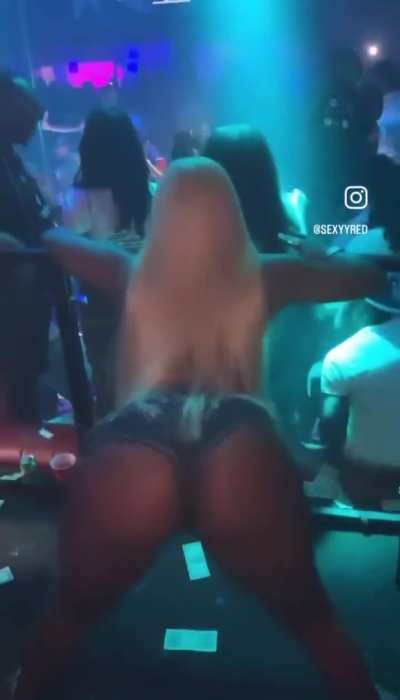 Sexyy Red twerking bouncing ASS overly in club.😍🤤🪼