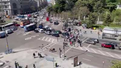 Massive power outage leaves large parts of Spain and Portugal in chaos, shutting down traffic lights, disrupting airports and train stations, and causing widespread confusion