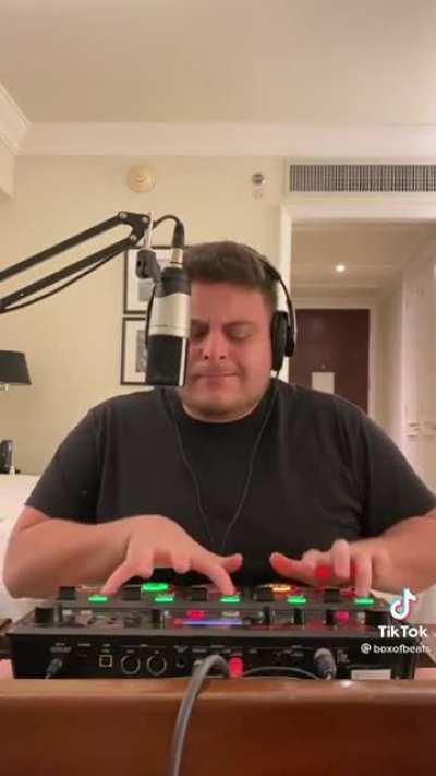 For the weekend let’s play some recent hits... 🎼 🎶 🎵