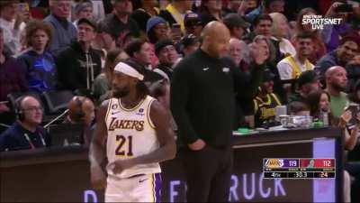 [Highlight] Pat Bev mocks Dame Time