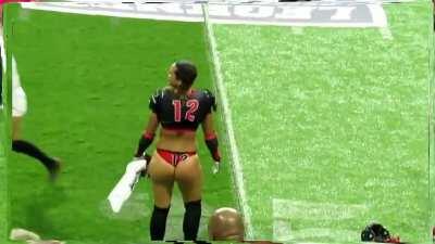 LFL player Jessica Salazar