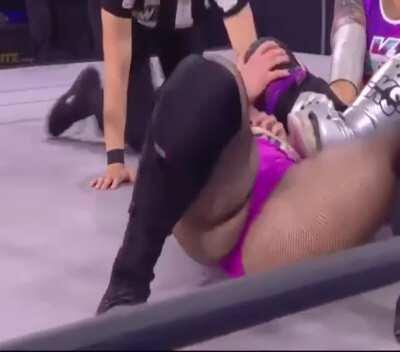 Dani Jordyn got some cake