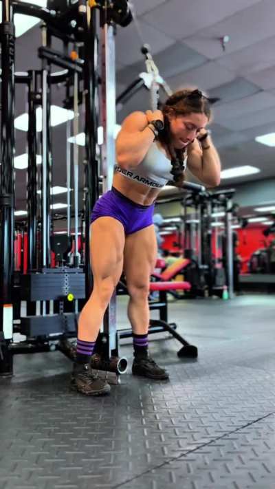 Carolyne Marquez ~ weighted core exercise