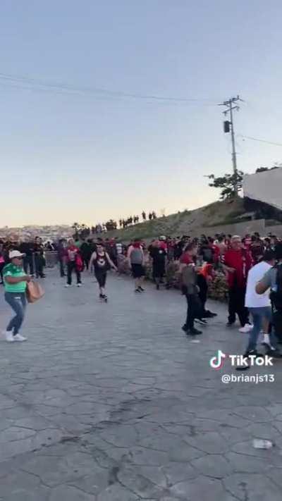 Asi quien va a querir ir a los estadios - menos con familia