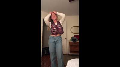 Split Screen Edit I Made of this TikToker I Stumbled Across 🎄🔥