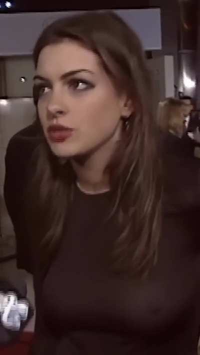 Anne Hathaway | 'School of Rock' Premiere, Hollywood, California | September 24, 2003