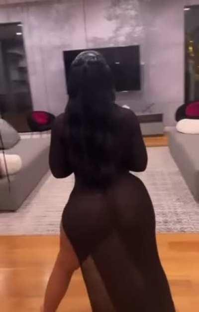 NUN BETTER THAN A NEW VIDEO OF ARI TWERKIN