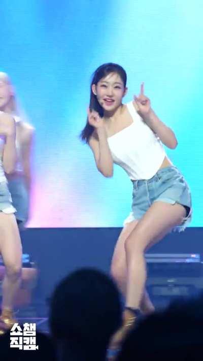 KISS OF LIFE JULIE - Shhh (키스 오브라이프 쥴리 - 쉿) I Show Champion | EP.485