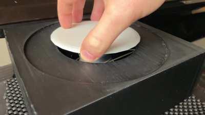 Thanks to conductive filament, I was able to make the world's largest 3DS circle pad.