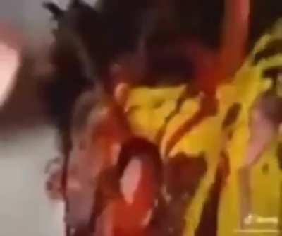 Perico cuando se quede dormido en la reunión del Beelce Team (Pero con jabón)