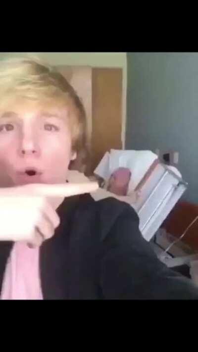 Kid makes a Tiktok while his grampa's on his deathbed