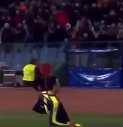 Scenes when we win the Europa League final against Barcelona 🤫